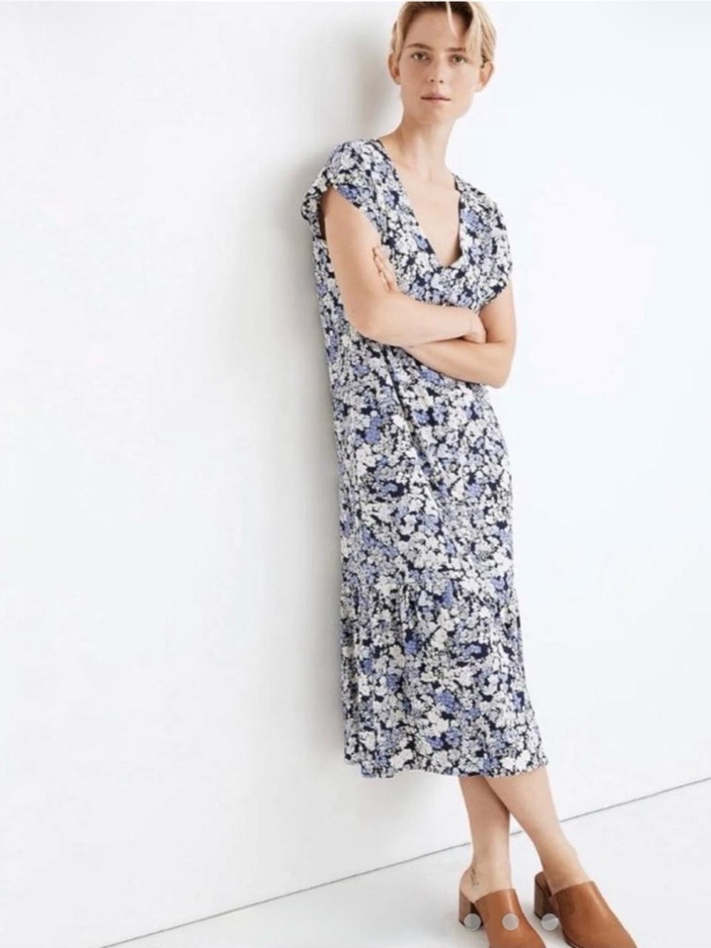 Madewell Navy and White Floral V-Neck Midi Dress